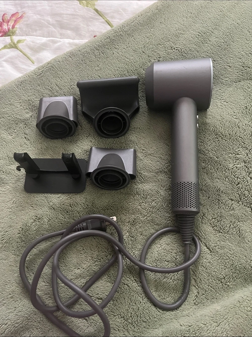 Dyson-Style Gray Hair Dryer with Magnetic Styling Attachments